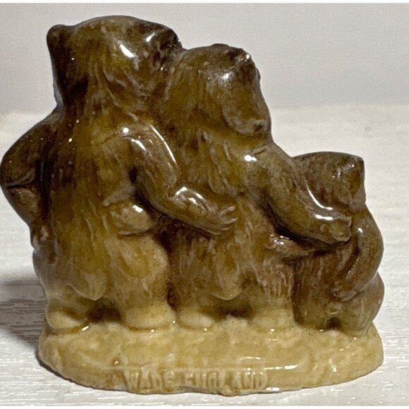 Wade Whimsies Three Bears Family Figurine England Ceramic Red Rose Tea - Picture 2 of 5